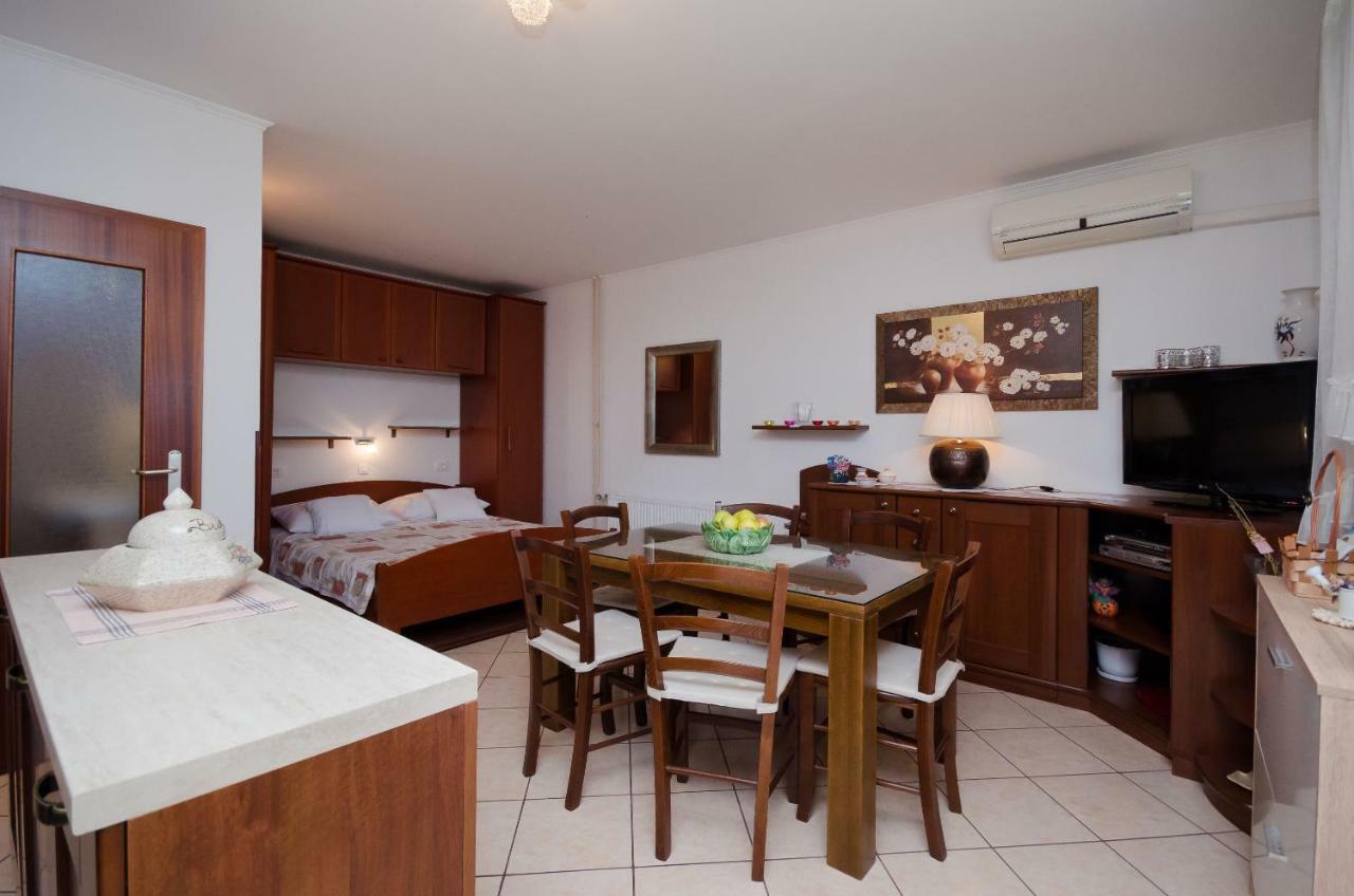 Apartments Zeljko Lovran Room photo